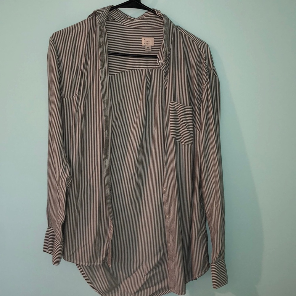 Mossimo Button Down Women’s